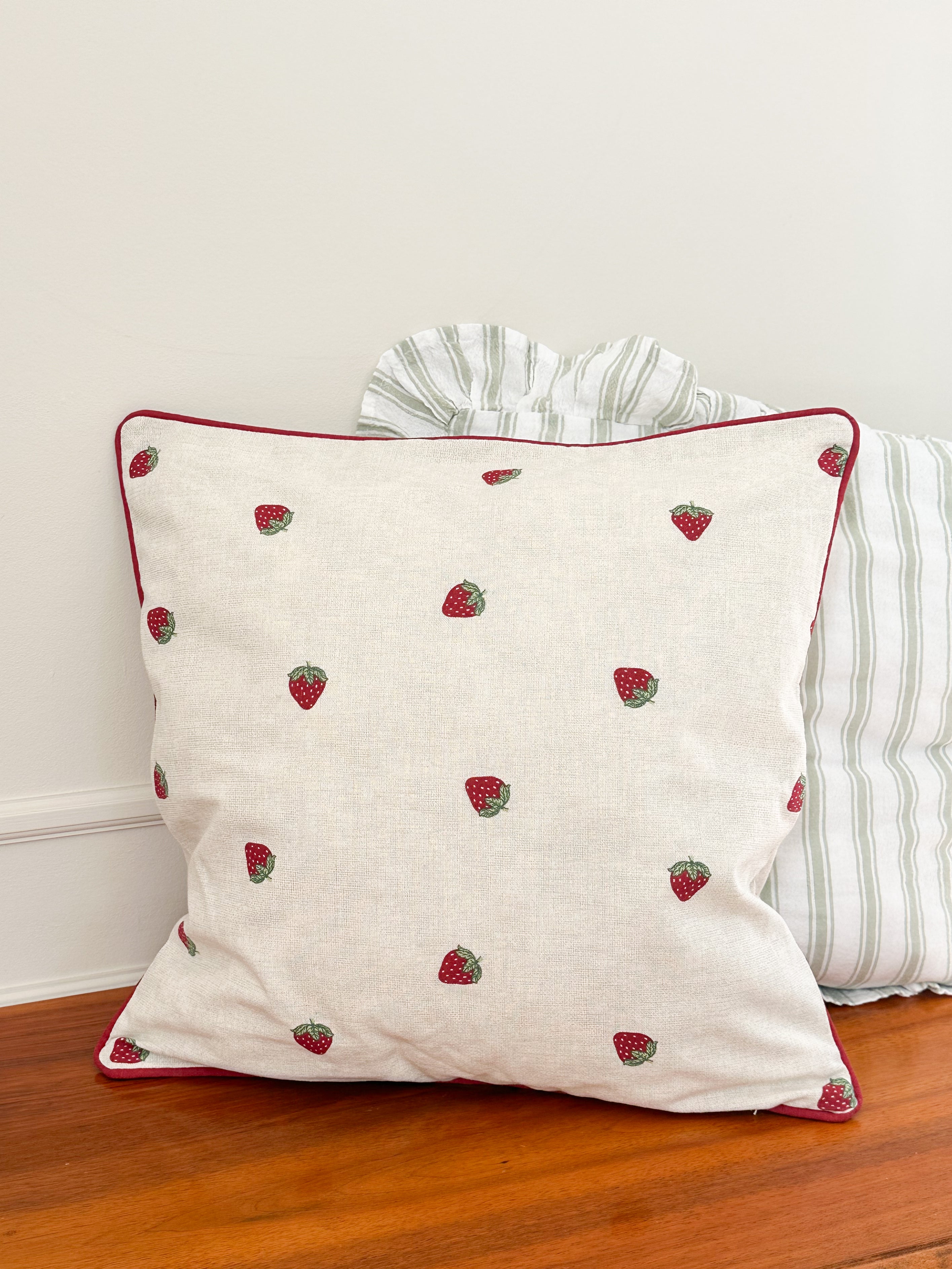 Kuddfodral sommar - jordgubbe
