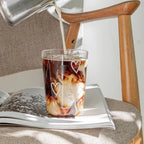 Dricksglas med lock och motiv av hjärtan