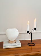 Tvåarmad ljusstake i smide