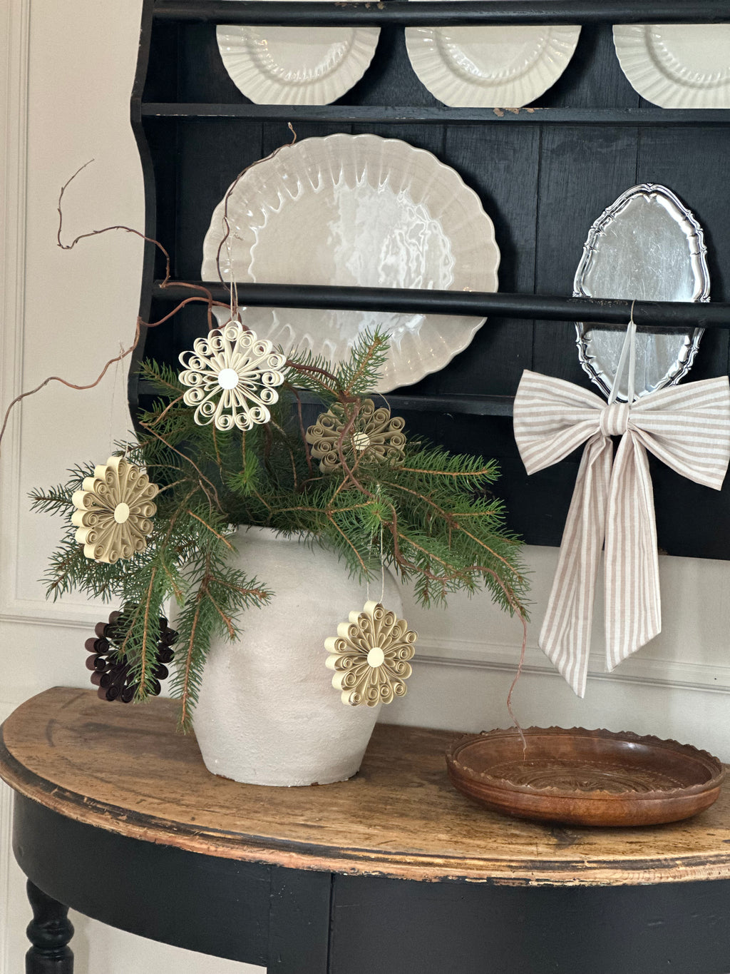 Handgjord pappersdekoration Winter bloom - beige