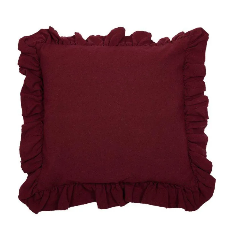 Vinrött kuddfodral Bordeaux med volangkant, 45 x 45 cm.